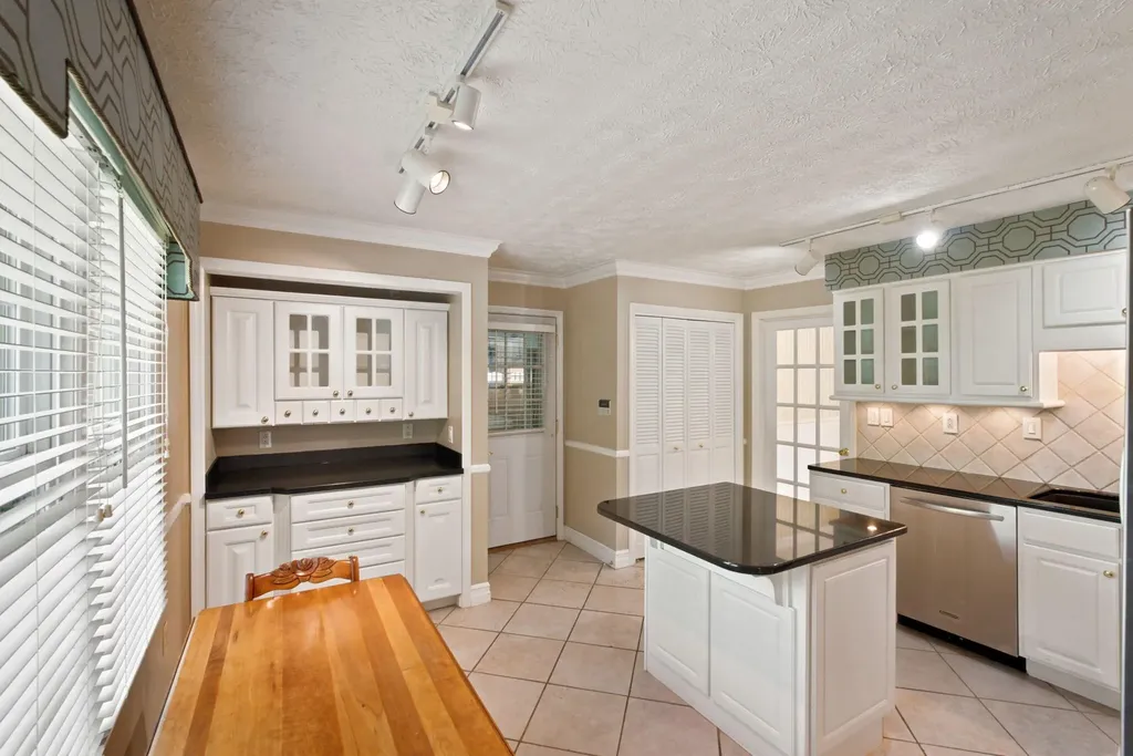 296 Elliston Richmond KY 40475