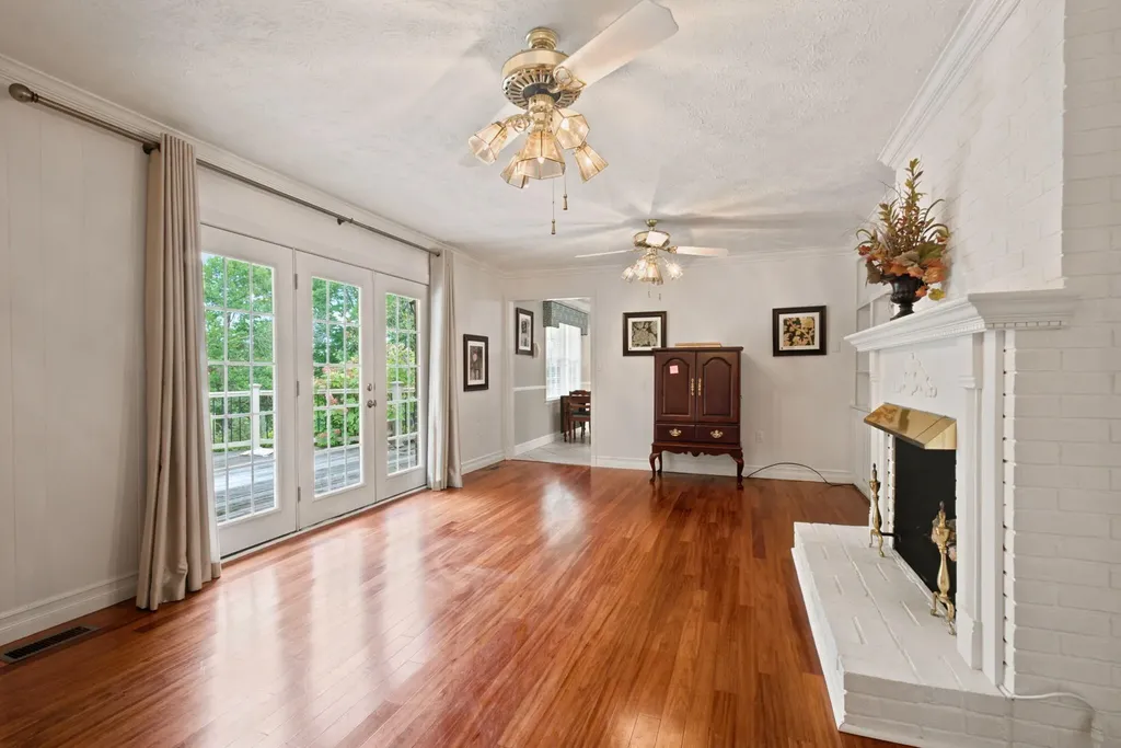 296 Elliston Richmond KY 40475