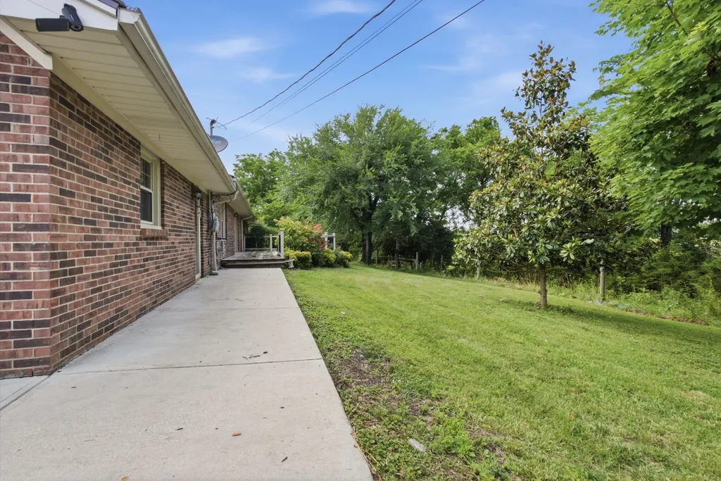 296 Elliston Richmond KY 40475