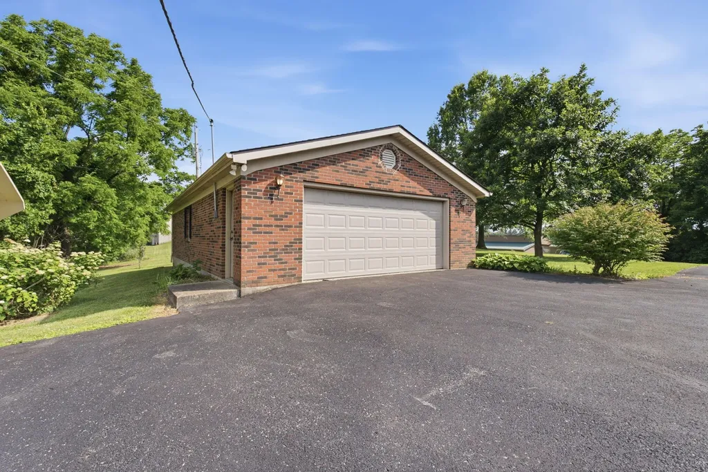 296 Elliston Richmond KY 40475