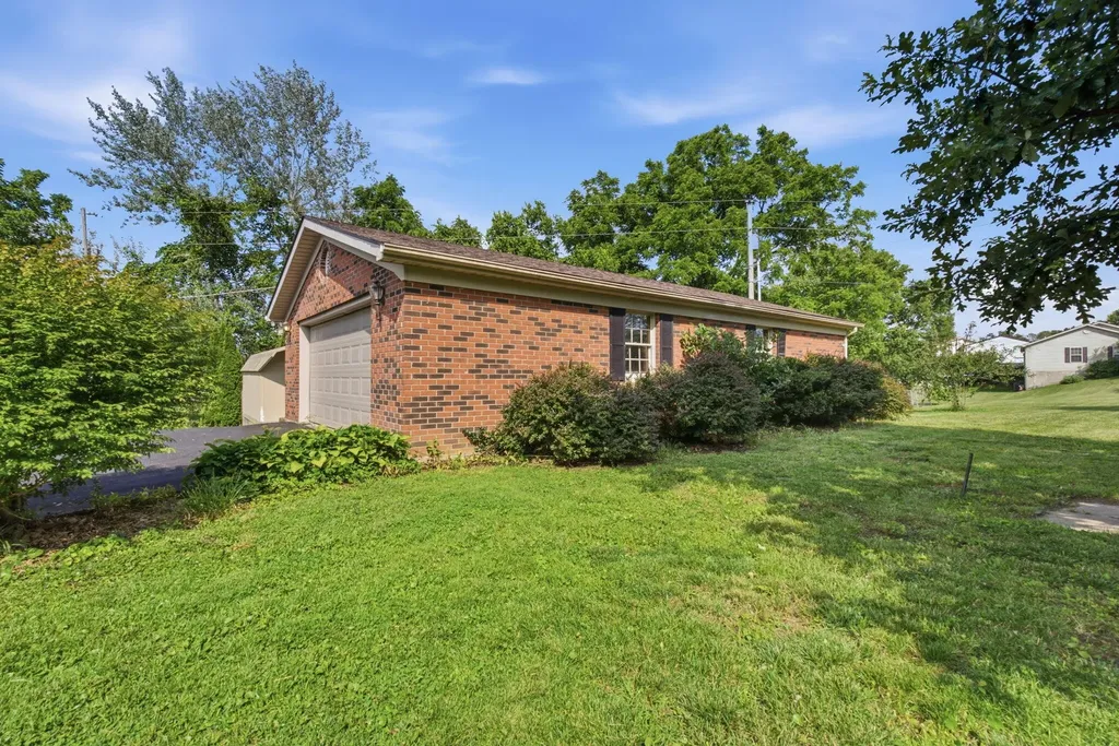 296 Elliston Richmond KY 40475