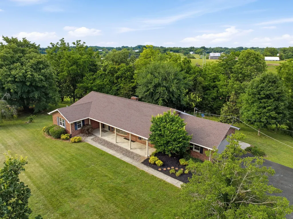 296 Elliston Richmond KY 40475