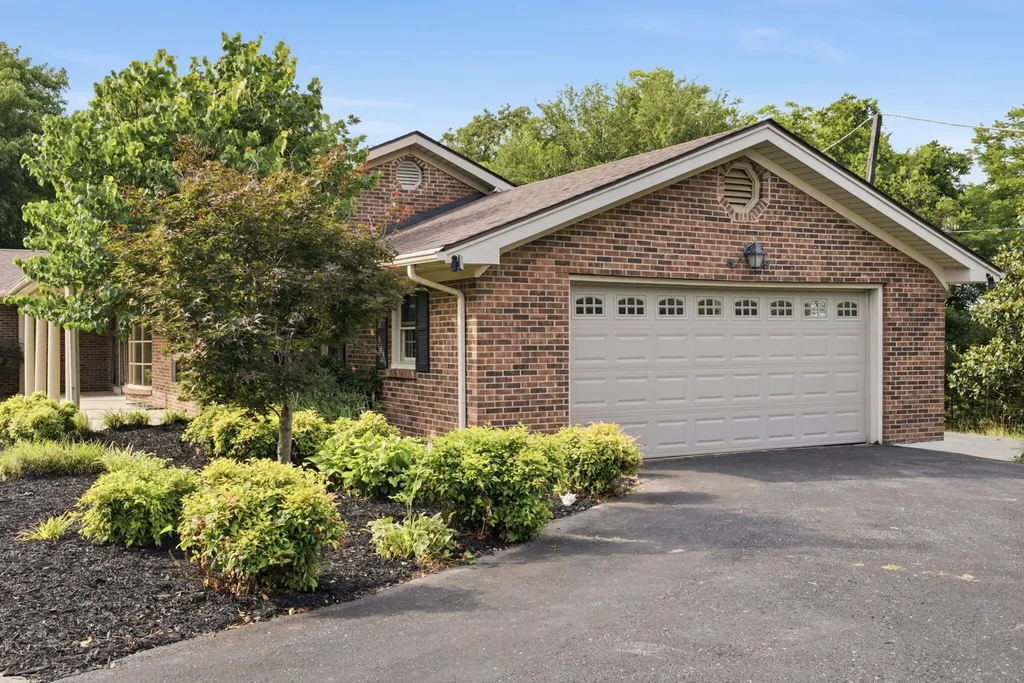 296 Elliston Richmond KY 40475