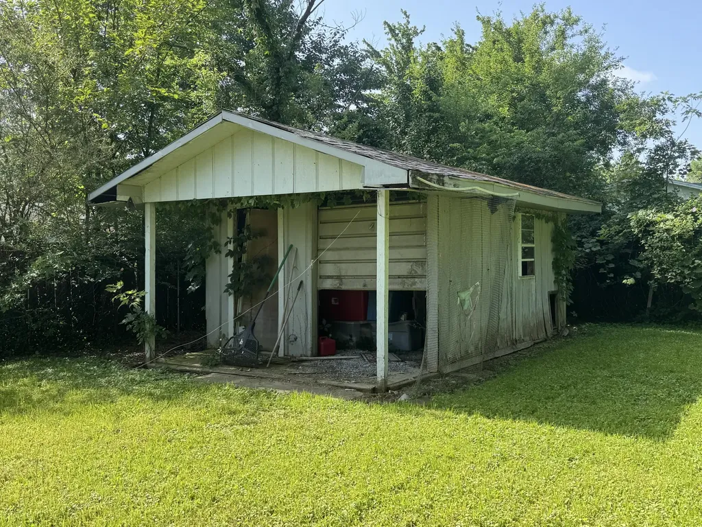 1713 College Farm Road Murray KY 42071
