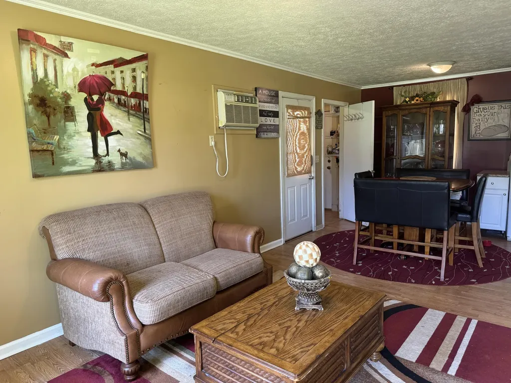 1713 College Farm Road Murray KY 42071