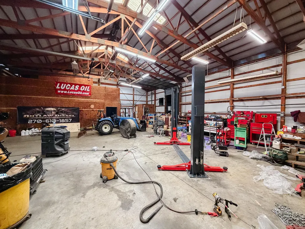 430 U.s. 62 Eddyville KY 42038