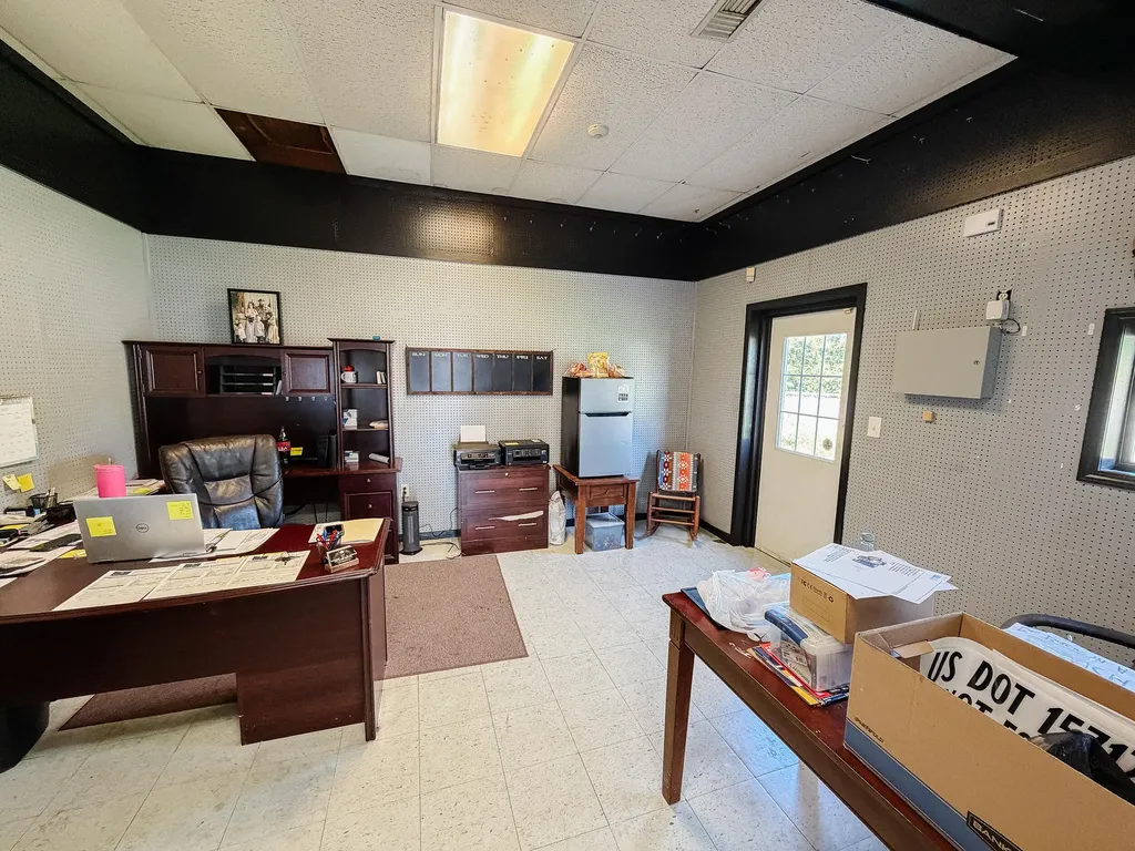 430 U.s. 62 Eddyville KY 42038