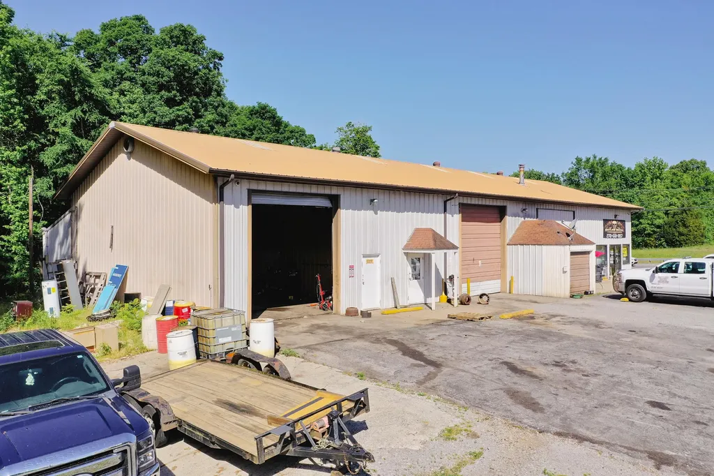 430 U.s. 62 Eddyville KY 42038