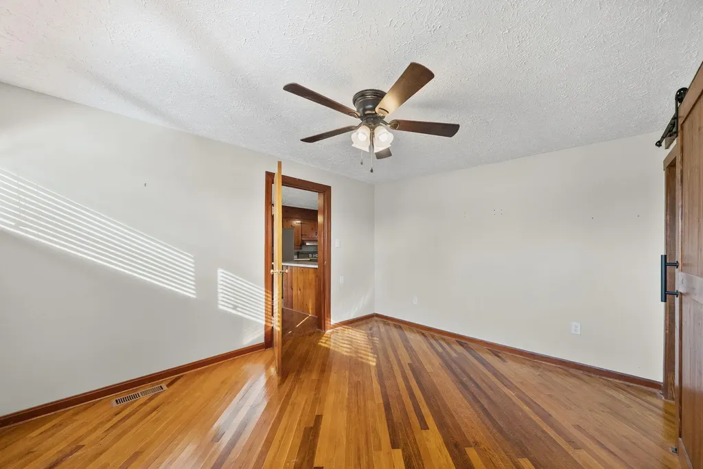 4540 Canton Pike Hopkinsville KY 42240