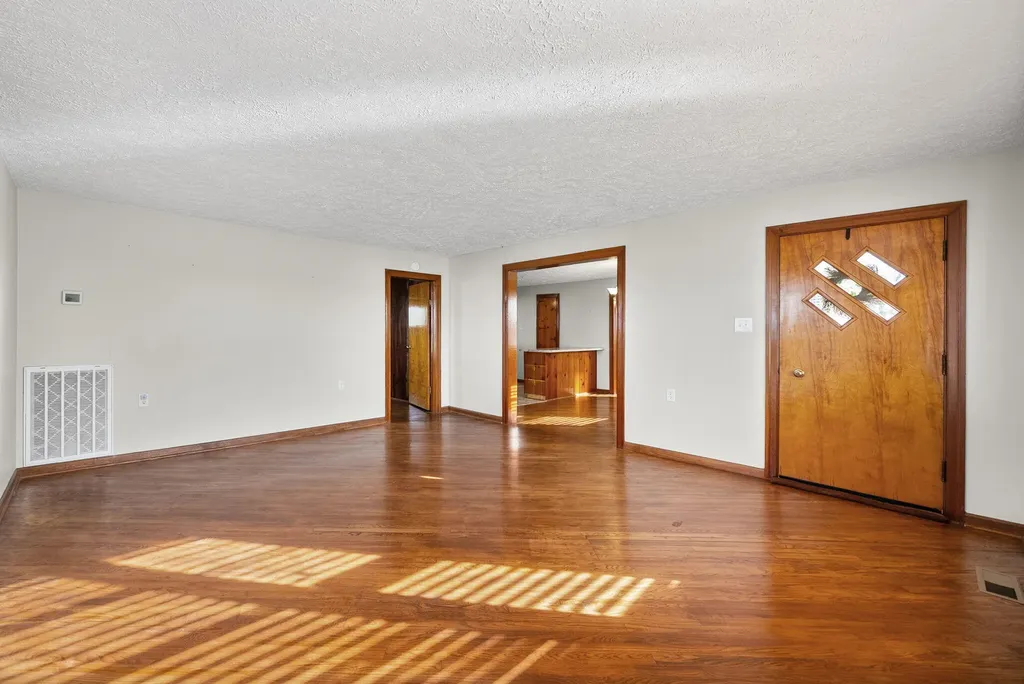 4540 Canton Pike Hopkinsville KY 42240