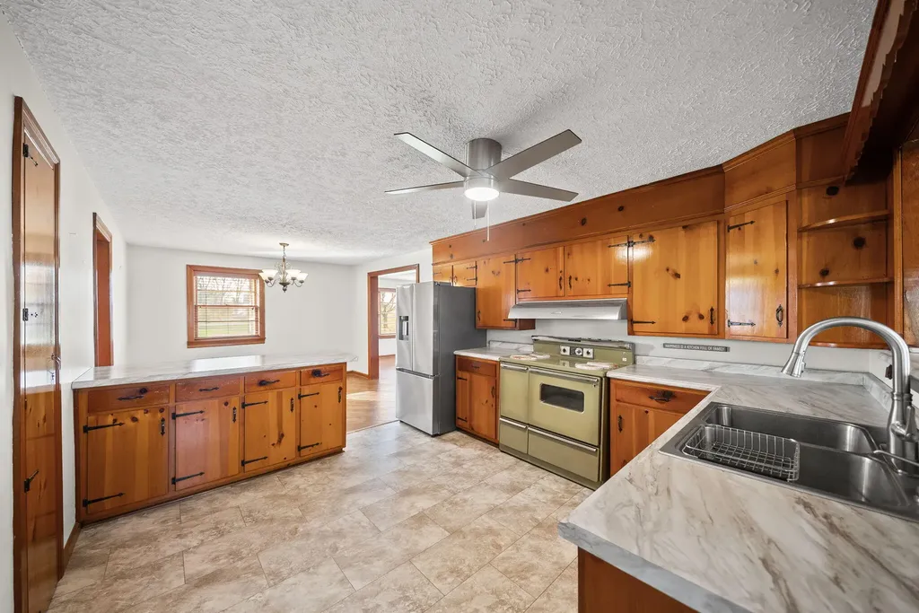 4540 Canton Pike Hopkinsville KY 42240
