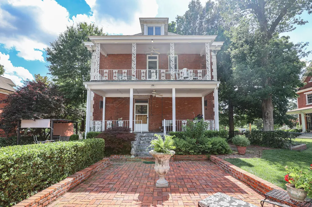 220 Fountain Avenue Paducah KY 42001