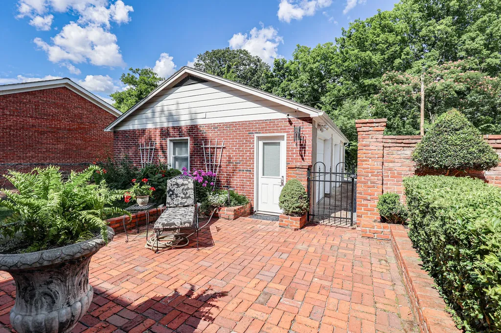 220 Fountain Avenue Paducah KY 42001