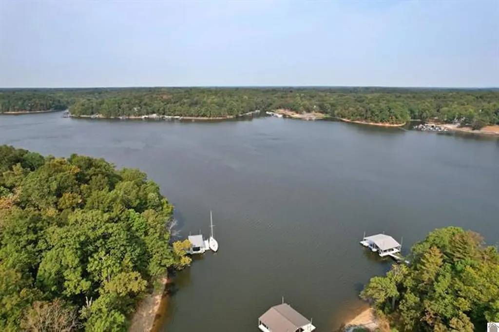 1137 Steamboat Road Gilbertsville KY 42044