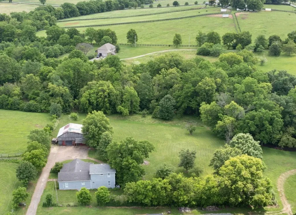 3156 Pinckard Pike Versailles KY 40383