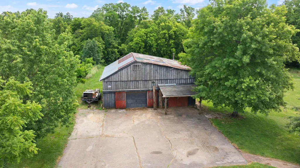 3156 Pinckard Pike Versailles KY 40383