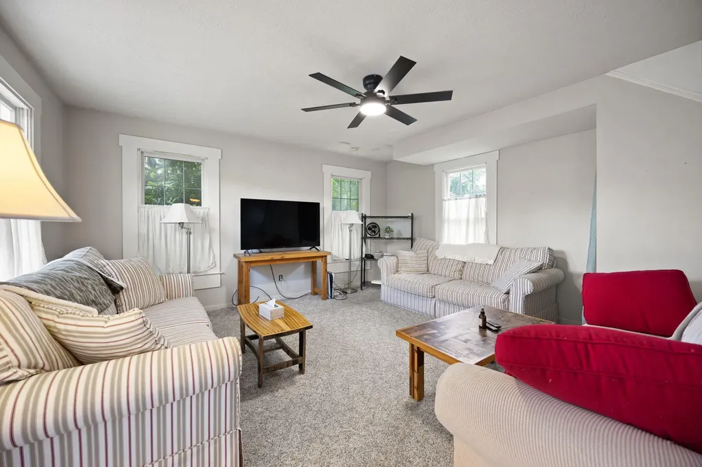 3156 Pinckard Pike Versailles KY 40383