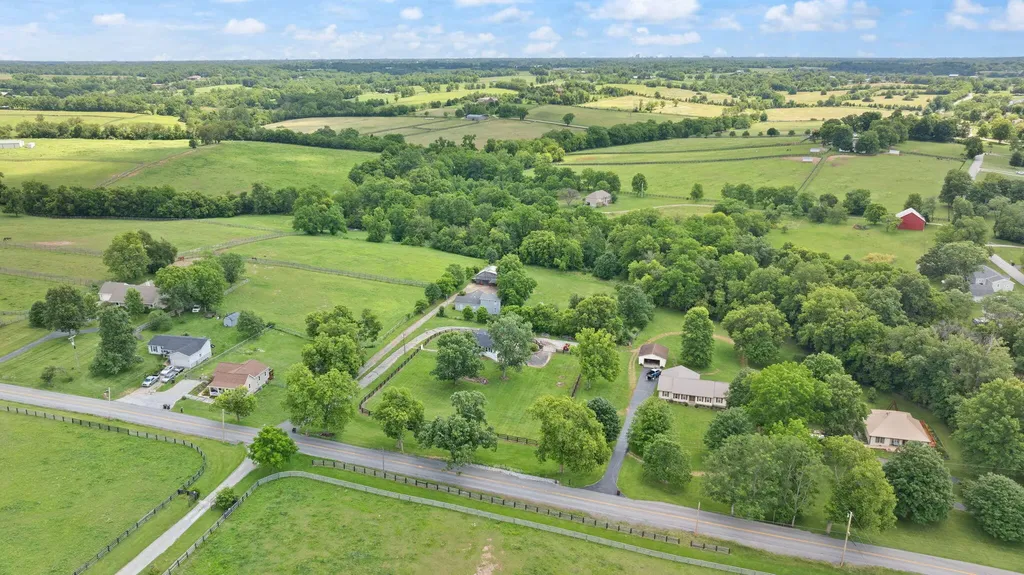 3156 Pinckard Pike Versailles KY 40383
