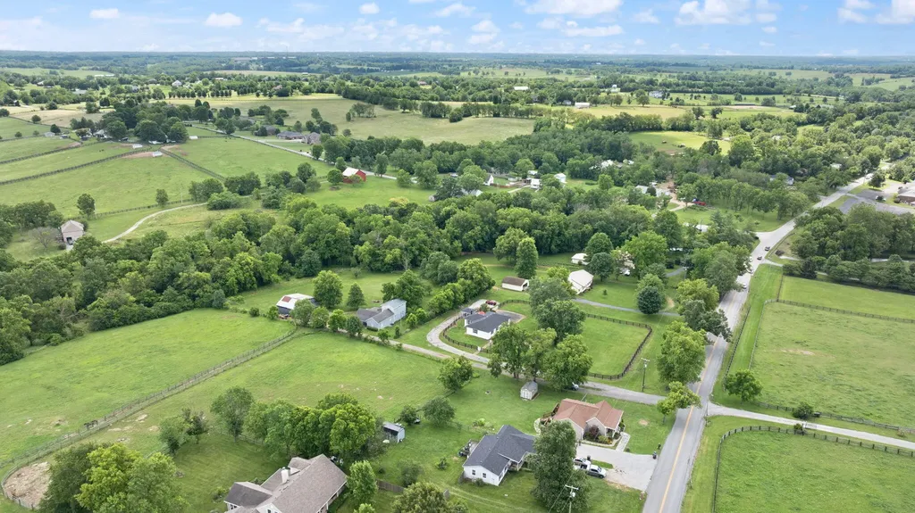 3156 Pinckard Pike Versailles KY 40383