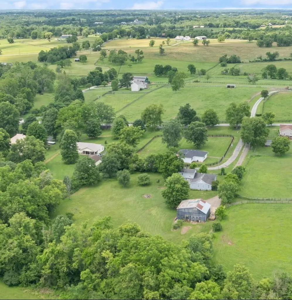 3156 Pinckard Pike Versailles KY 40383