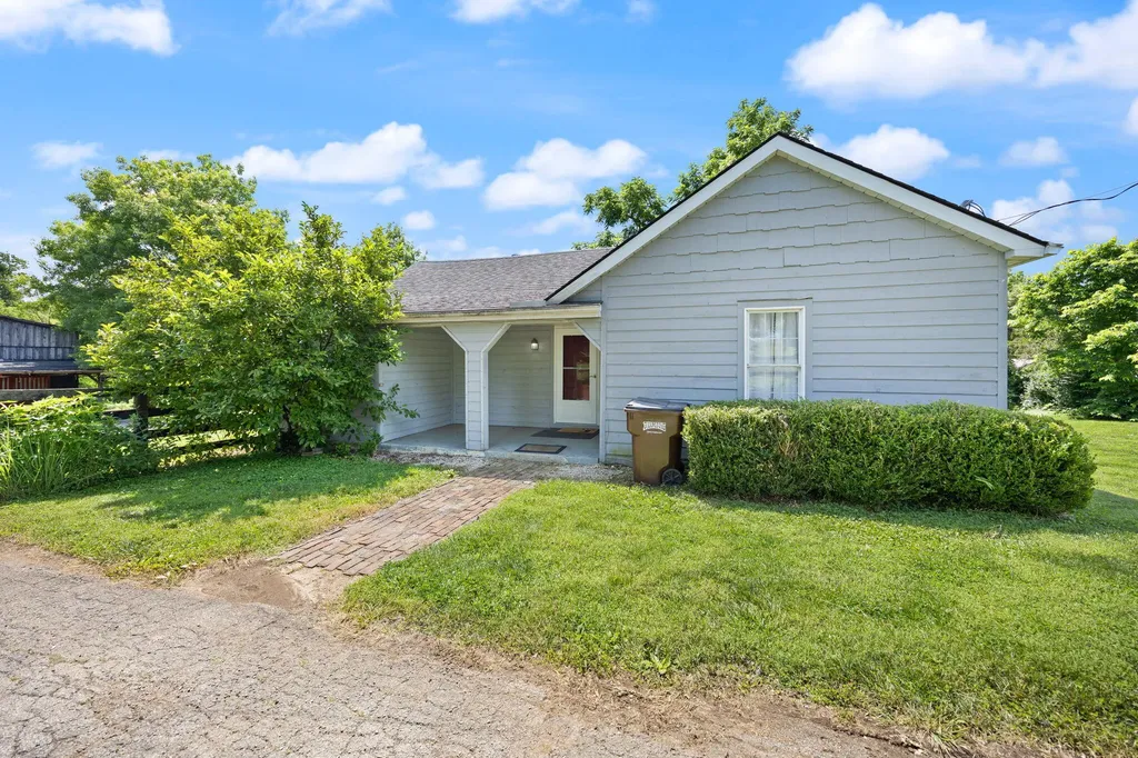 3156 Pinckard Pike Versailles KY 40383