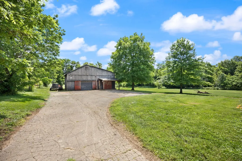 3156 Pinckard Pike Versailles KY 40383