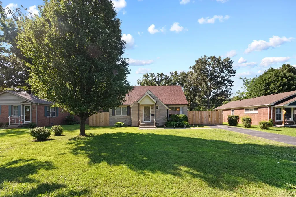 2420 Clay Street Paducah KY 42001