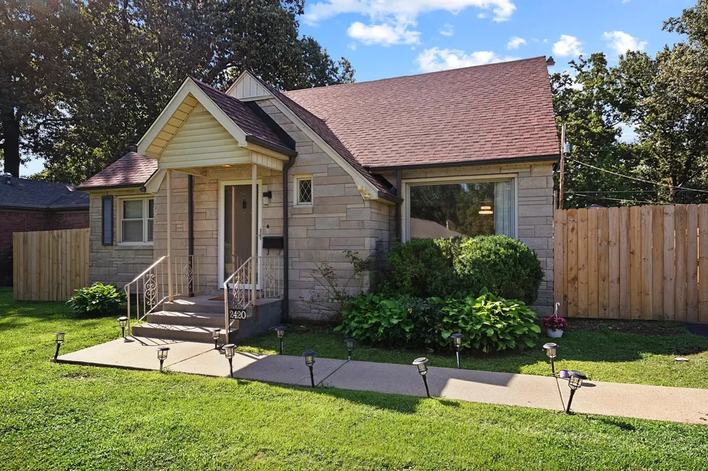 2420 Clay Street Paducah KY 42001