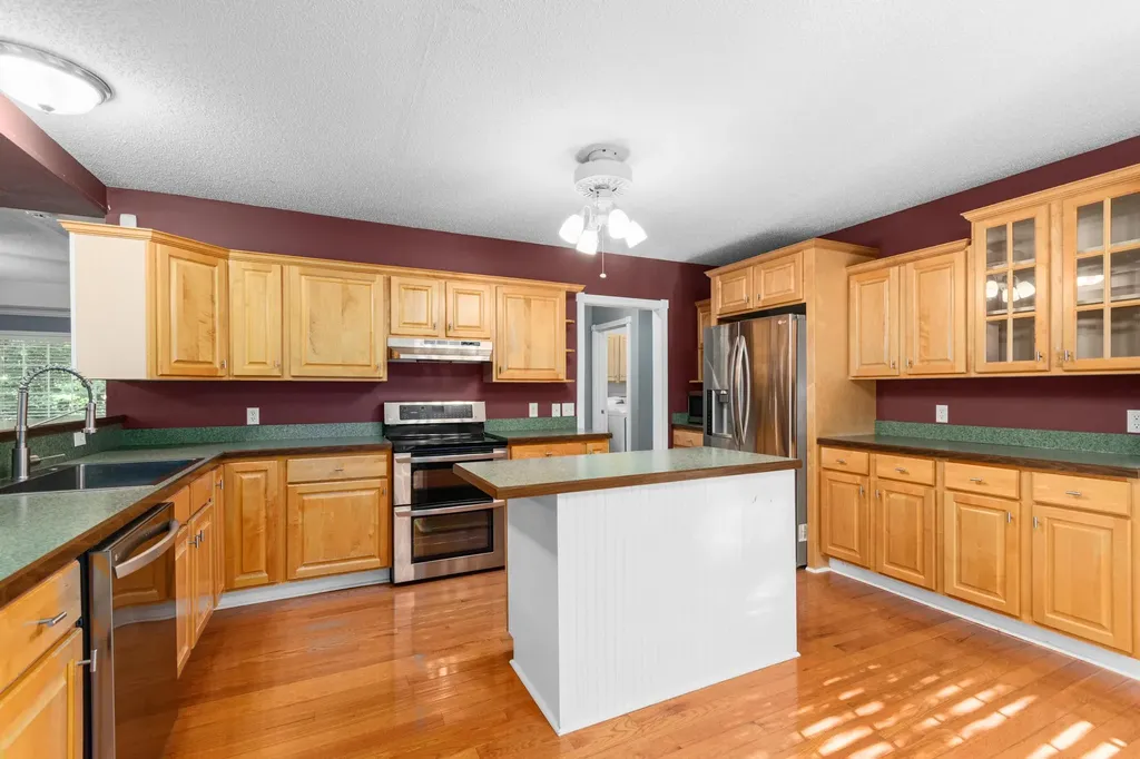87 Deer Trace Road Benton KY 42025