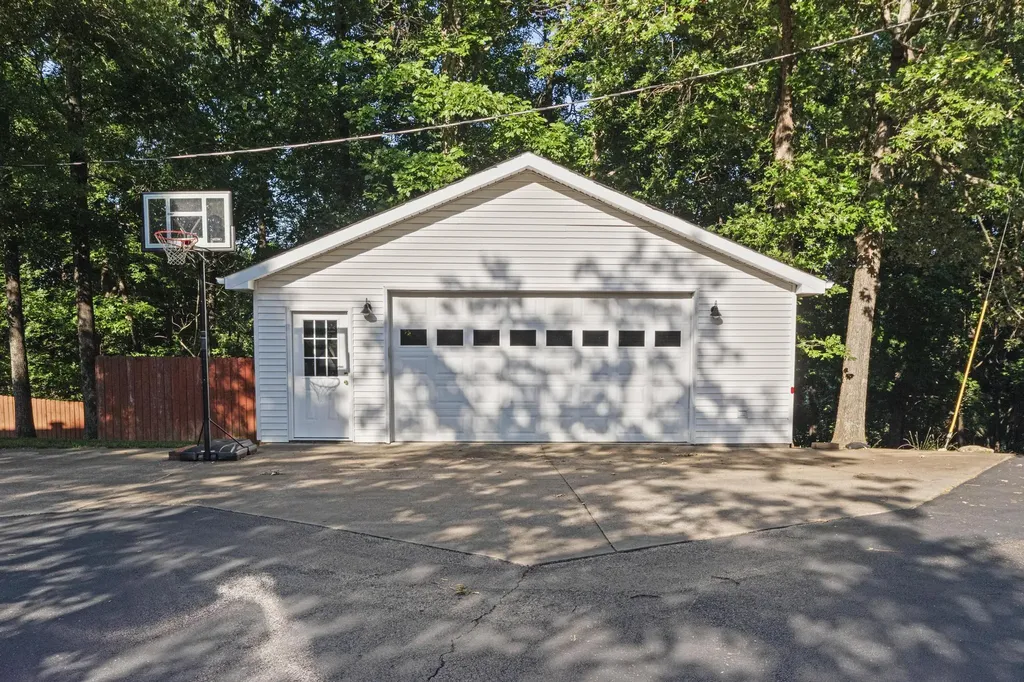 87 Deer Trace Road Benton KY 42025