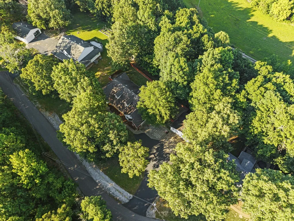 87 Deer Trace Road Benton KY 42025