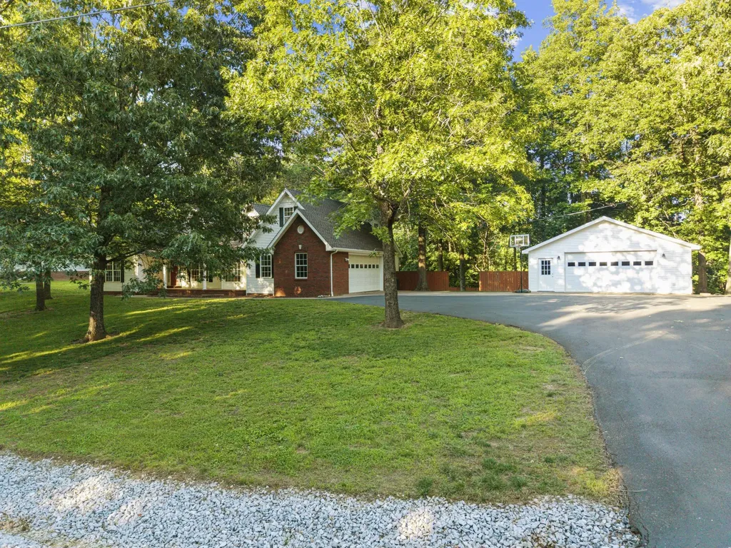 87 Deer Trace Road Benton KY 42025