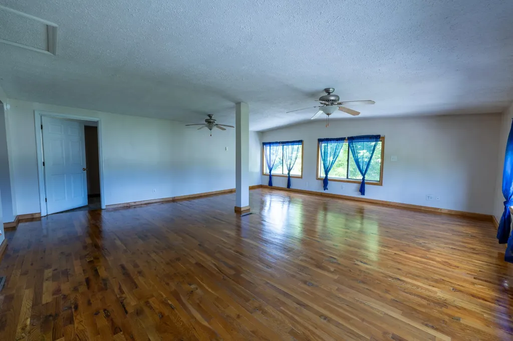 1153 Old Mount Vernon Road Somerset KY 42503