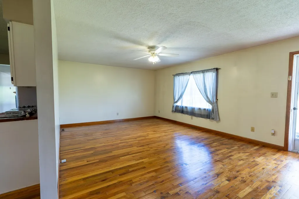 1153 Old Mount Vernon Road Somerset KY 42503