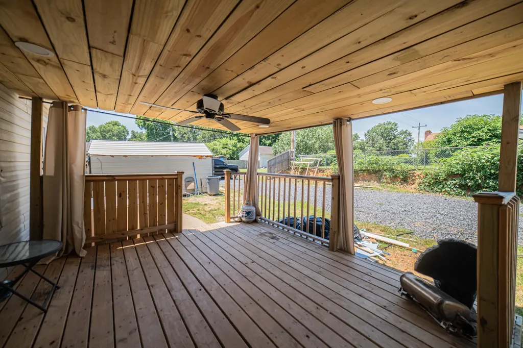 737 6th Avenue Calvert City KY 42029