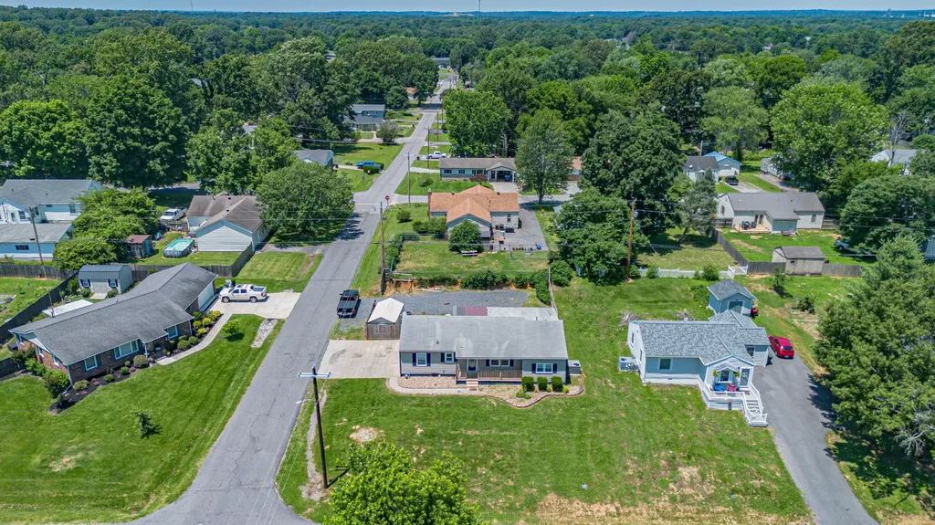 737 6th Avenue Calvert City KY 42029