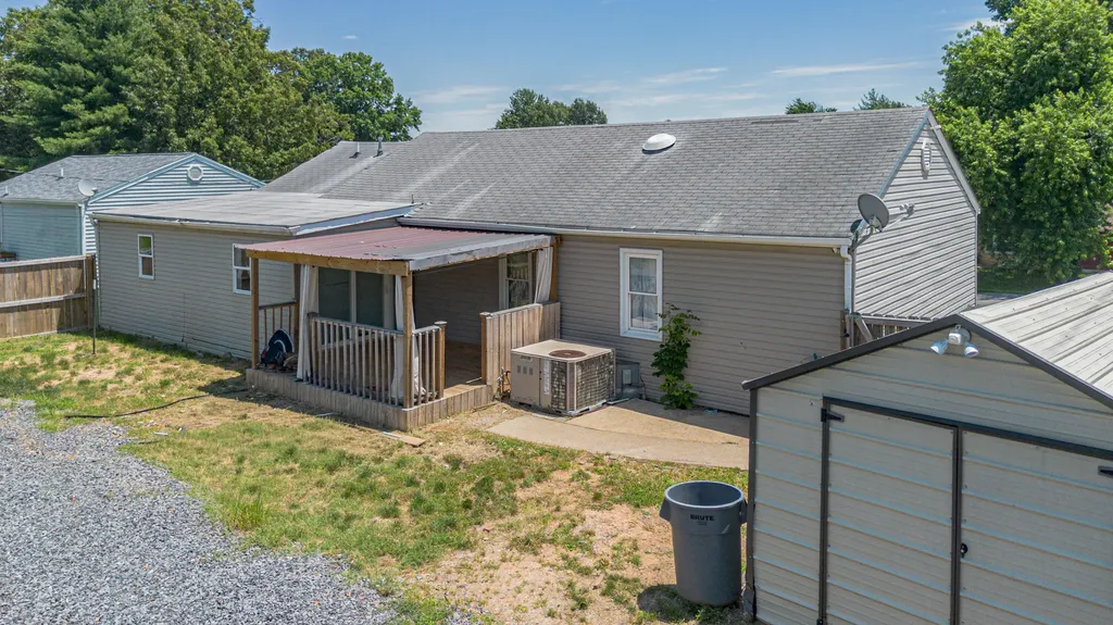 737 6th Avenue Calvert City KY 42029