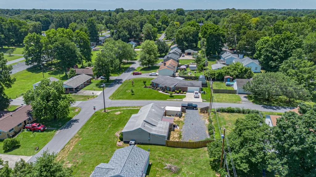 737 6th Avenue Calvert City KY 42029