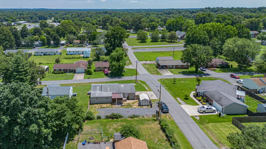 737 6th Avenue Calvert City KY 42029