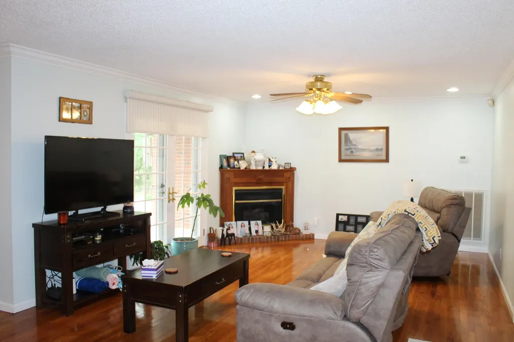 245 Braddie Cove Paducah KY 42001