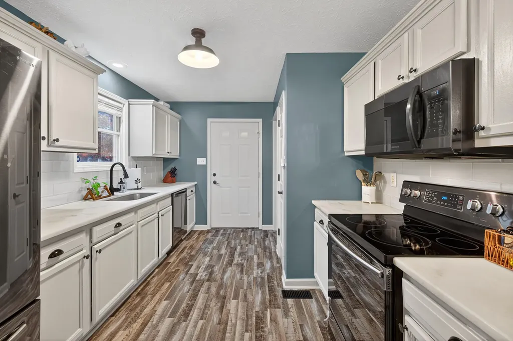 913 Pinoak Drive Nicholasville KY 40356