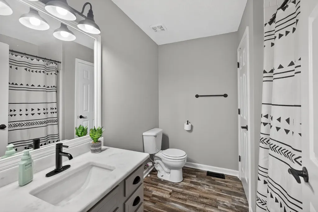 913 Pinoak Drive Nicholasville KY 40356