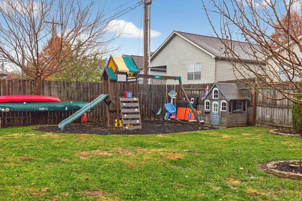 913 Pinoak Drive Nicholasville KY 40356