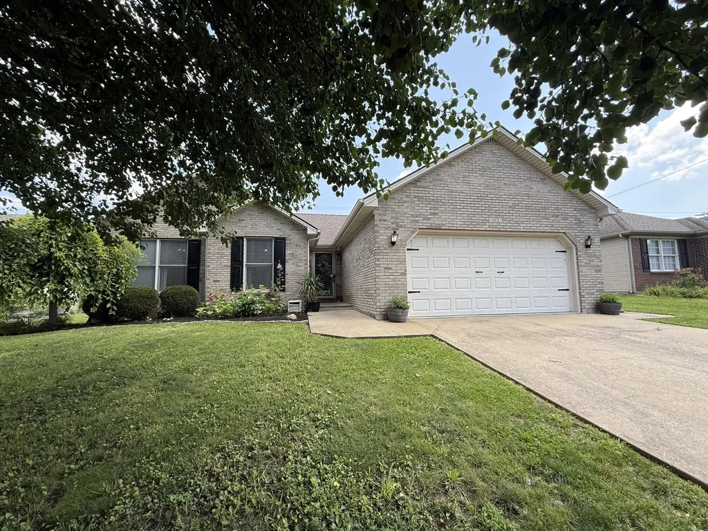 913 Pinoak Drive Nicholasville KY 40356