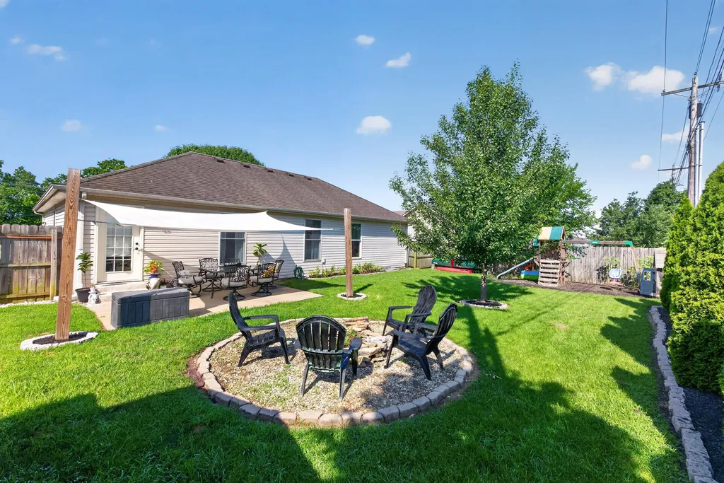 913 Pinoak Drive Nicholasville KY 40356