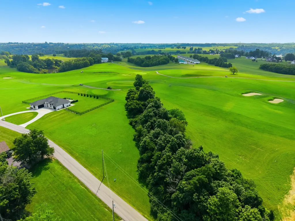 387 Donmar Drive Lancaster KY 40444