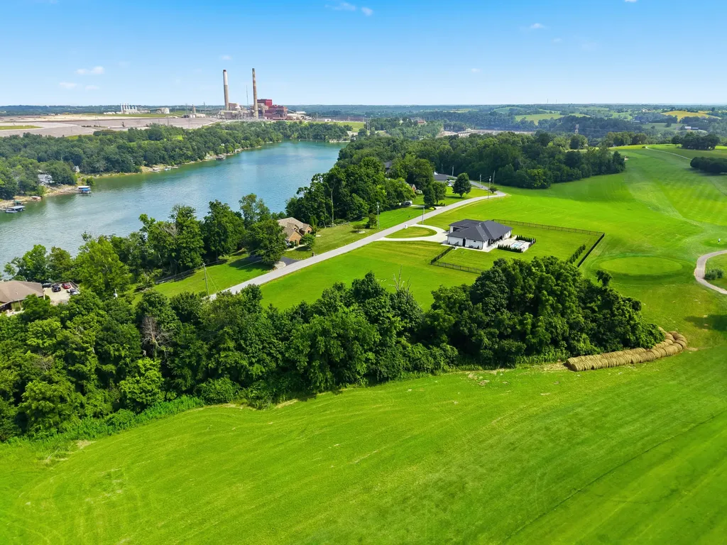 387 Donmar Drive Lancaster KY 40444