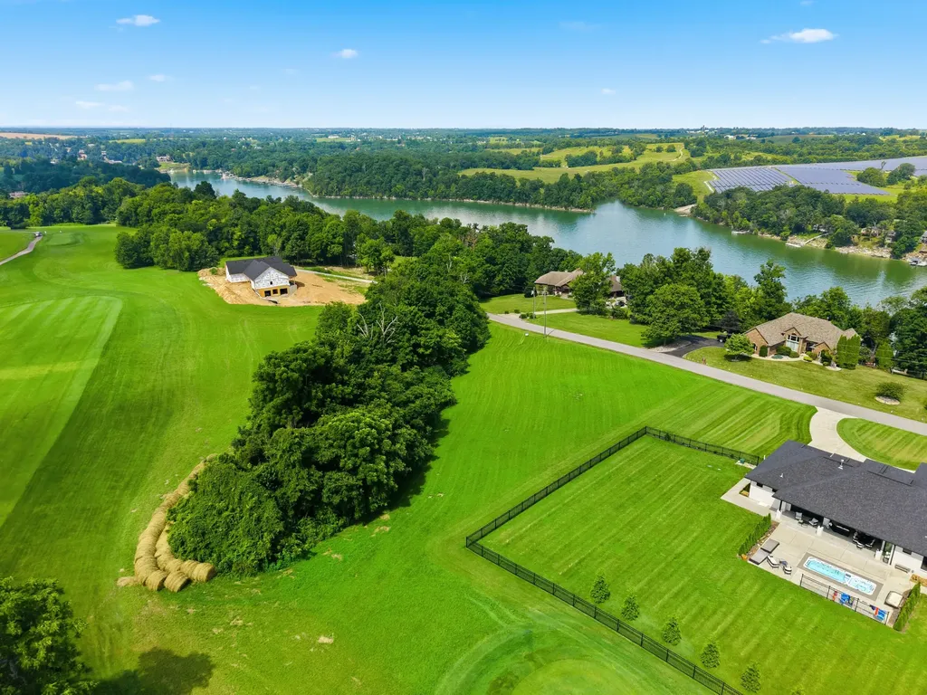 387 Donmar Drive Lancaster KY 40444