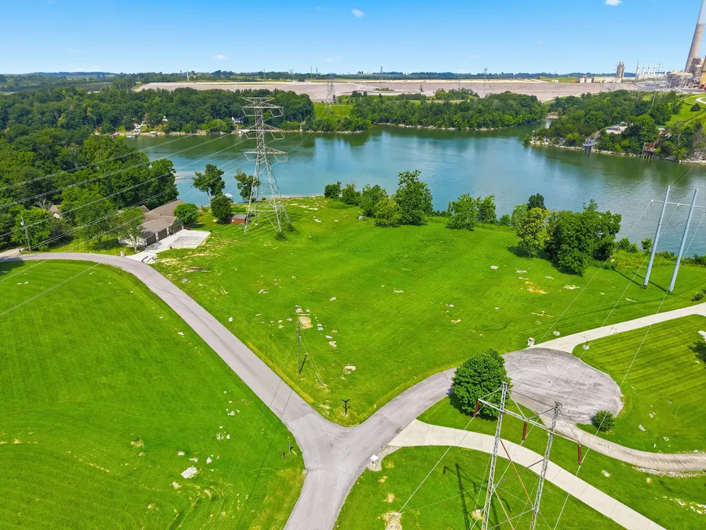 387 Donmar Drive Lancaster KY 40444