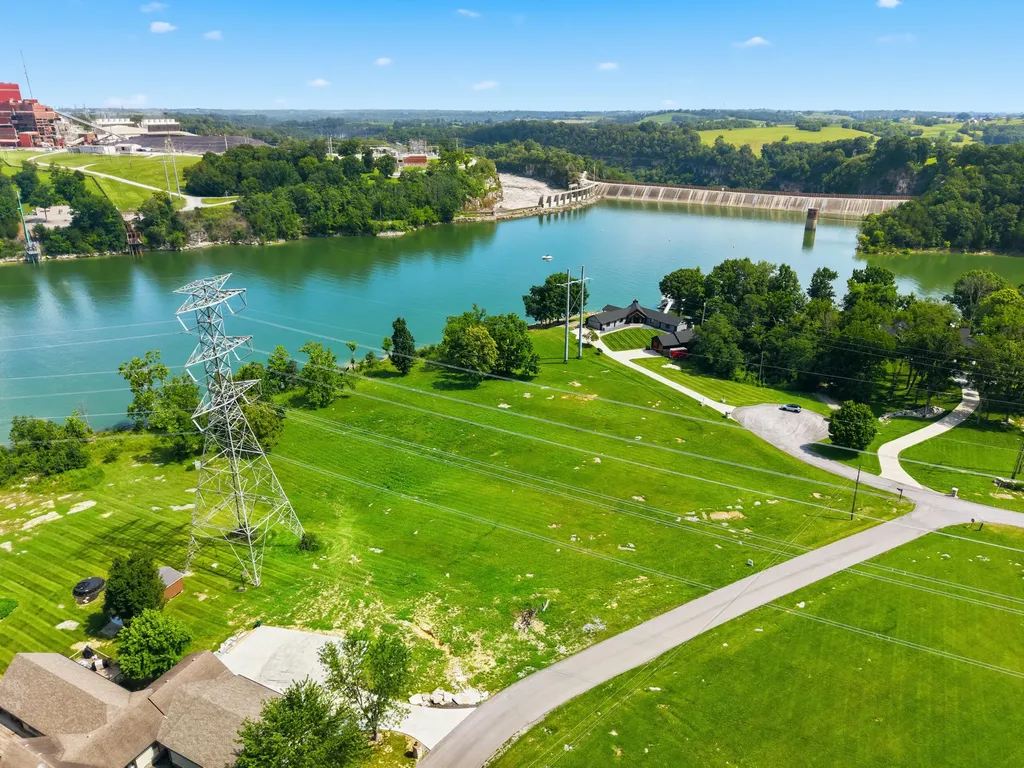 387 Donmar Drive Lancaster KY 40444
